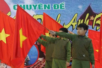 Học sinh rèn luyện 'xứng danh bộ đội Cụ Hồ'