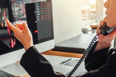 'Ma trận' Forex/CFD (kỳ 3): Chiêu bài môi giới - Rắc thính và 'đem con bỏ chợ'