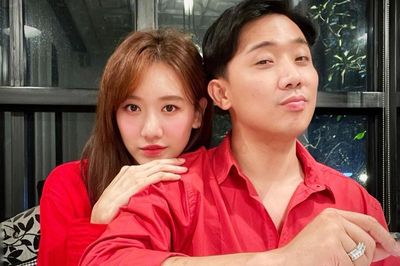 Trấn Thành và dàn sao nam chuộng mặc đồ màu nổi