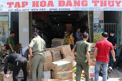 Thu giữ gần 2 tấn hàng giả tại một cửa hàng tạp hóa