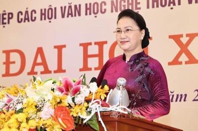 Xây dựng văn hóa, con người đáp ứng yêu cầu phát triển bền vững