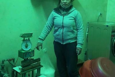 Hà Nội: Một phụ nữ buôn bán phụ gia, thực phẩm giả bị khởi tố