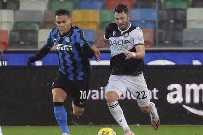 Đe dọa trọng tài, HLV Inter bị cấm cầm quân 2 trận