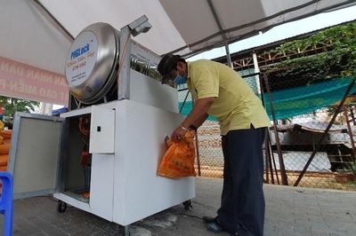 'ATM gạo' tái xuất, dân vùng cách ly ở Bình Dương không lo đói