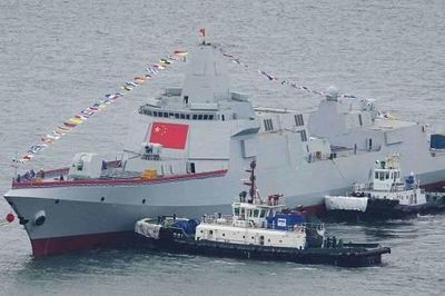 Trung Quốc biên chế thêm khu trục hạm hạng nặng Type 055