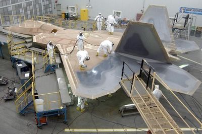 Mỹ cố 'gồng gánh' tuổi thọ F-22 Raptor đến tận giữa thế kỉ 21