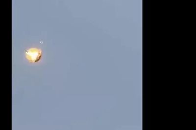 Video khoảnh khắc chiến cơ F-15 khiến máy bay cảm tử văng xa