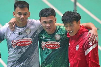 Thủ môn Bùi Tiến Dũng dần mất hết cơ hội tại CLB TPHCM