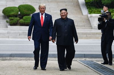 Ông Trump vẫn gọi ông Kim là 'người tôi quen biết và yêu thích'