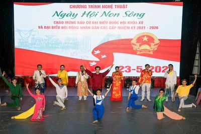 An Giang: Diễn báo cáo Chương trình văn nghệ tuyên truyền bầu cử đại biểu Quốc hội khóa XV và đại biểu HĐND các cấp nhiệm kỳ 2021 – 2026