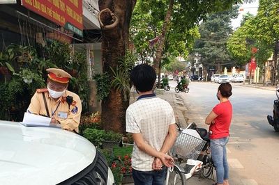 Huyện Thường Tín xử phạt 56 trường hợp không đeo khẩu trang, vi phạm quy định phòng dịch Covid -19