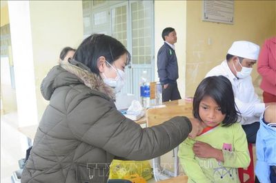 Kon Tum là tỉnh đầu tiên ở Tây Nguyên hoàn thành tiêm vaccine phòng bệnh bạch hầu