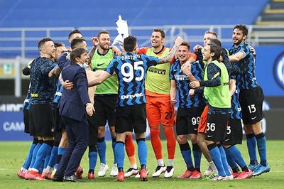 Inter Milan: Thắt lưng buộc bụng sau Scudetto
