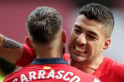 Suarez ghi bàn thắng quý như vàng