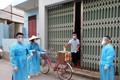 Bắc Giang: Đến 19h giờ, tỷ lệ cử tri đi bầu cử đạt 97,8%