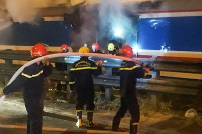 Toa tàu SE8 bốc cháy khi chạy qua Đà Nẵng
