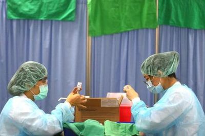 Bất chấp Trung Quốc, Nhật Bản gửi vắc-xin Covid-19 cho Đài Loan