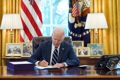 Tổng thống Biden gỡ bỏ lệnh cấm với TikTok và Wechat