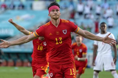 Cận cảnh trận cầu bất phân thắng bại giữa Thụy Sĩ và Xứ Wales