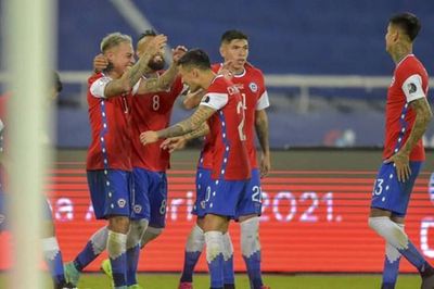 Bất phân thắng bại, Urguay ngậm ngùi chia điểm với Chile