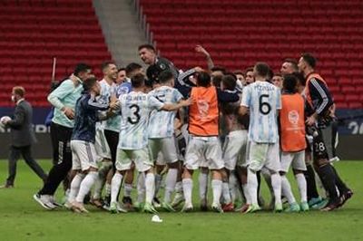 Argentina vào chung kết Copa America sau màn 'đấu súng' cân não