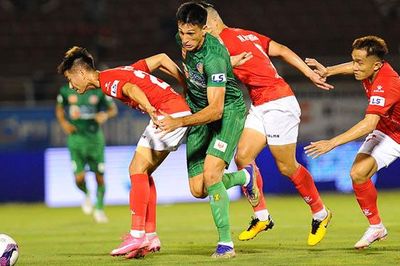 Bóng đá TPHCM khổ vì COVID-19