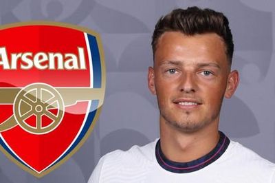 Arsenal mua trung vệ đắt giá nhất lịch sử đội bóng