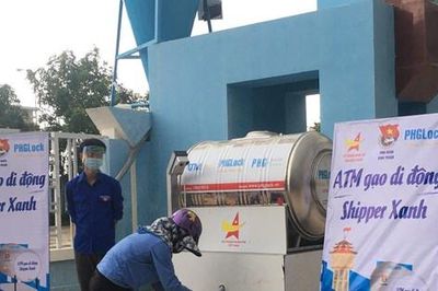 'ATM gạo di động' tiếp sức người dân vùng dịch Bình Thuận