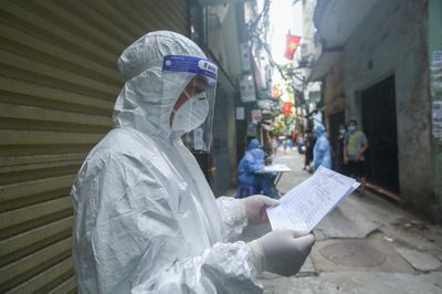 12 người tại Hà Nội nhiễm SARS-CoV-2