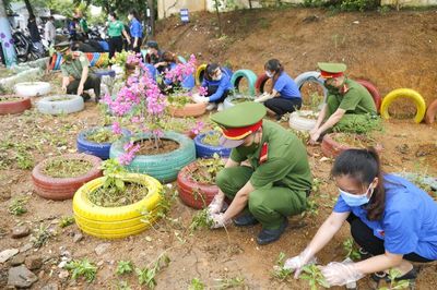 Hơn 100 lượt ĐVTN Công an thực hiện chương trình tình nguyện tại phường Tân Hà
