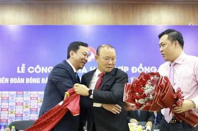 VFF bác tin HLV Park Hang-seo sang Thái Lan