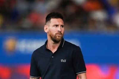 Trong 2 tuần, Messi 2 lần lập kỷ lục