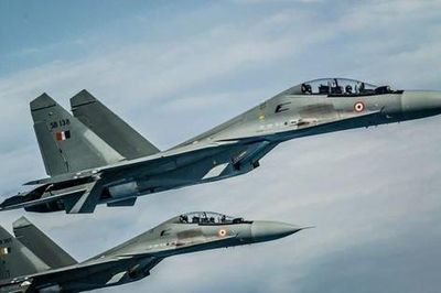 Ấn Độ bỏ kế hoạch sắm tiêm kích Rafale, thay vào đó lại mua Su-30 đời mới?