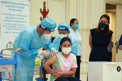 Campuchia đã tiêm ít nhất một liều vaccine COVID-19 cho 82% dân số