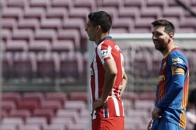 Atletico Madrid bất thành việc tái hợp Messi - Suarez