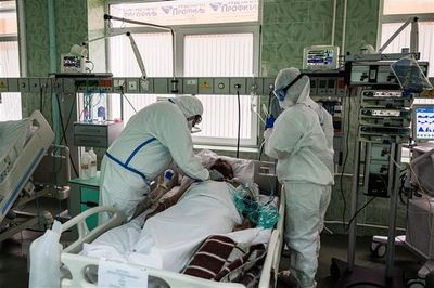 Dịch COVID-19 sáng 16/10: Tình hình ở Nga đang diễn biến nghiêm trọng