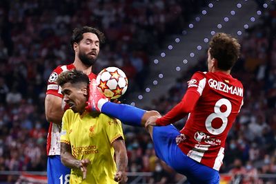 Pha cao chân tai hại của Griezmann