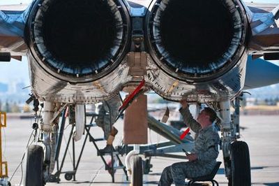 Căng thẳng đối đầu giữa F-15 Eagle và Su-35