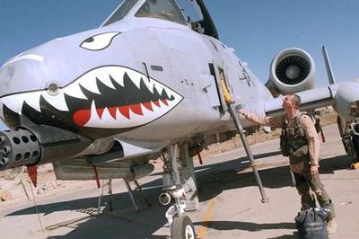 Lý do A-10 lì đòn hơn chiến đấu cơ mới của Mỹ