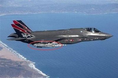 Tên lửa của F-35 biết khóa mục tiêu sau khi phóng