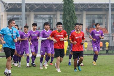 Thầy Hàn sang Dubai 'ra mắt' U23 Việt Nam