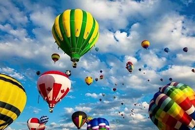 22 khinh khí cầu chào đón du khách trở lại Thủ đô