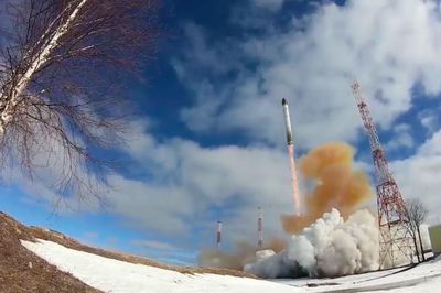 So sánh tên lửa Sarmat của Nga và Minuteman-III của Mỹ