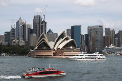 Australia dỡ bỏ quy định khai báo tiêm chủng khi nhập cảnh