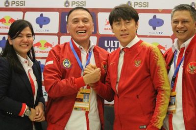 Chủ tịch LĐBĐ Indonesia 'quay xe', không rời AFF?