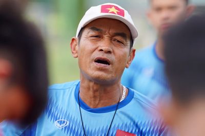 HLV U19 Việt Nam kể lại kỷ niệm loại Indonesia khỏi giải Đông Nam Á