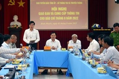 Vụ bé gái 7 tuổi bị bạo hành ở Bình Phước: Cha ruột ở Nghệ An nhận con về nuôi