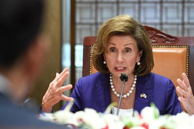 Trung Quốc áp lệnh trừng phạt bà Pelosi