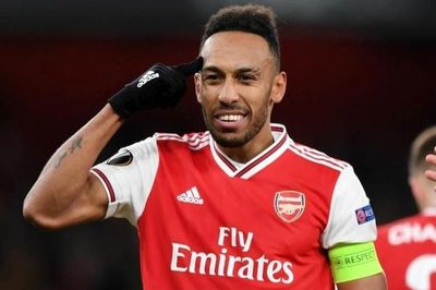 Dàn sao bị tước băng đội trưởng ở Premier League