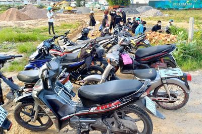 Tạm giữ hơn 60 xe máy tham gia cổ vũ, đua xe